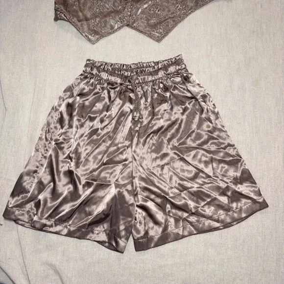 Cacique Vintage Satin Pajama Set Taupe Floral Jacquard Button Top Shorts Small - Picture 3 of 8